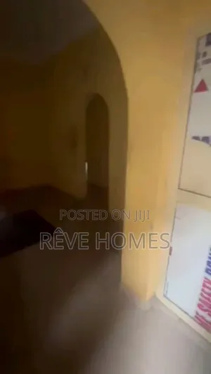 2bdrm Apartment in Shomolu / Shomolu for rent