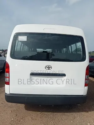 Toyota HiAce 2010 White