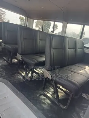 Toyota HiAce 2010 White