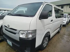 Toyota HiAce 2010 White