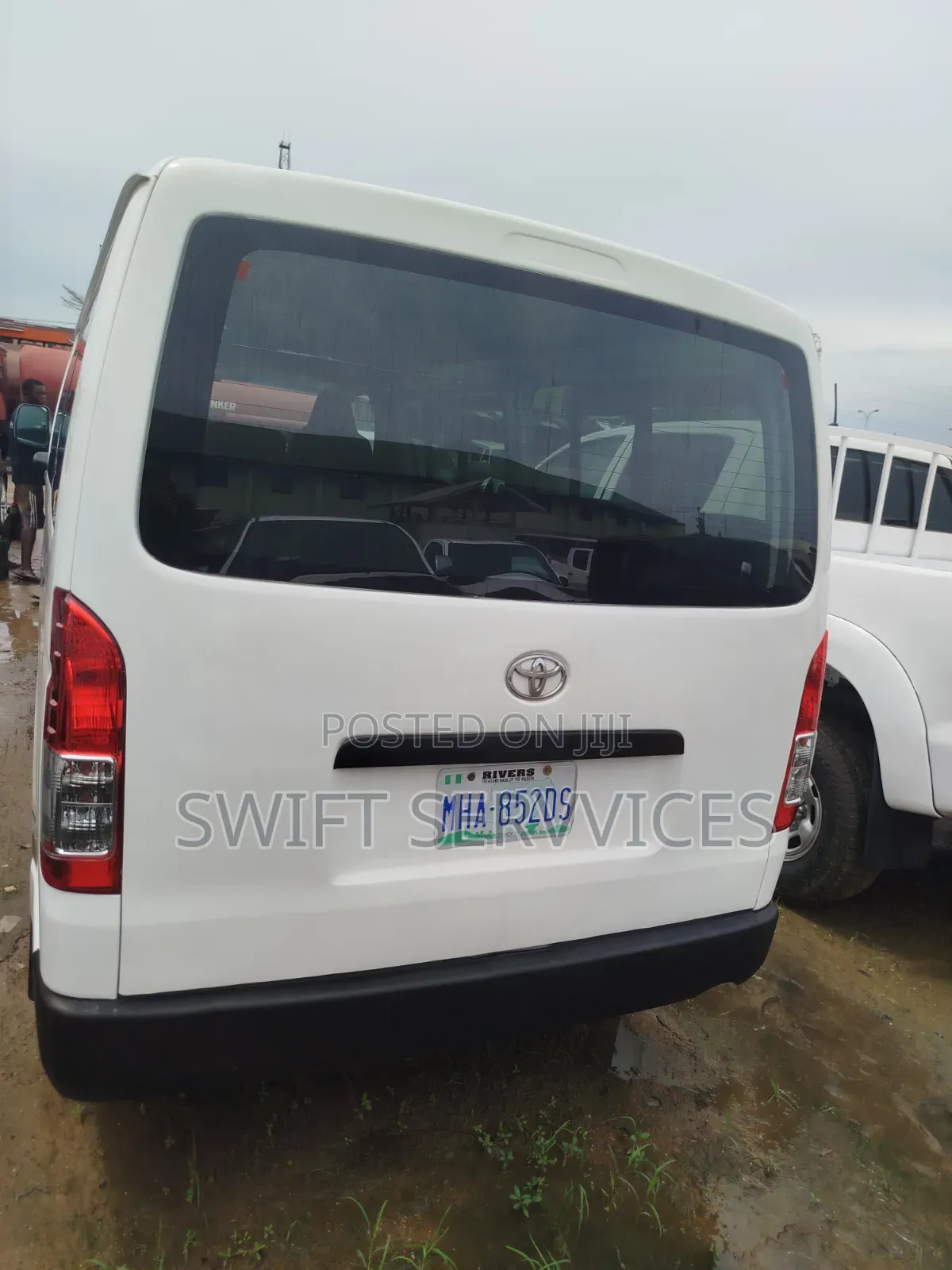 Toyota HiAce 2010 White