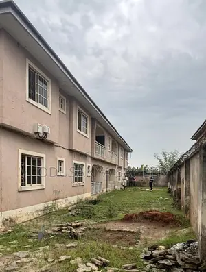 3bdrm Block of Flats in Yinka Estate,, Ijede / Ikorodu for sale