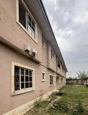 3bdrm Block of Flats in Yinka Estate,, Ijede / Ikorodu for sale