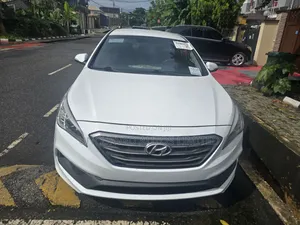 Hyundai Sonata Limited 2.0T Seban (2.0L 4cyl 6A) 2016 White