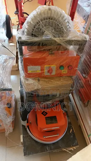 Electric Concrete Floor Grinder Polisher Equipped With Built-Invacuum