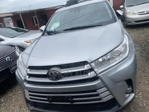 Toyota Highlander 2017 Silver