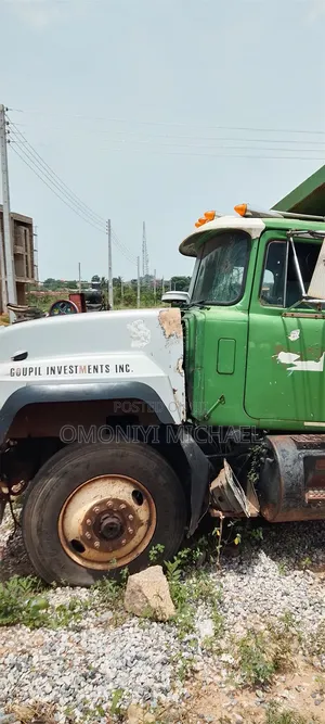 Mack Tipper