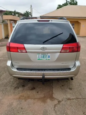 Toyota Sienna LE AWD 2005 Gold