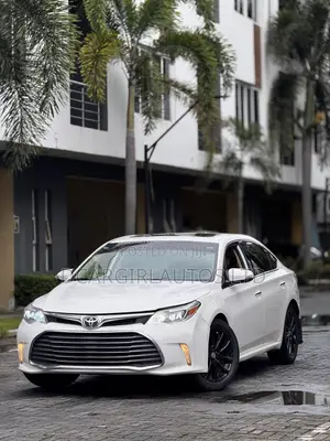 Toyota Avalon Limited 4dr Sedan (3.5L 6cyl 6A) 2014 White