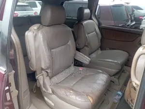 Toyota Sienna 2004 Red