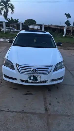 Toyota Avalon XL Sedan FWD ( 3.5L 6cyl 6A) 2008 White