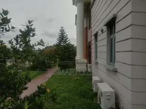 5bdrm Mansion in Estate, Enugu for sale