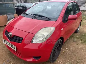 Toyota Yaris 1.0 VVT-i 2008 Red