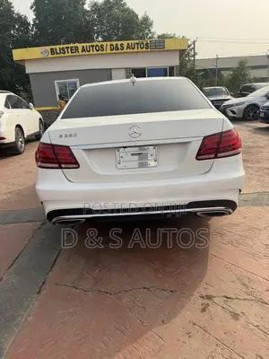 Mercedes-Benz E350 Base 4Matic Sedan AWD (3.5L 6cyl 7A) 2015 White