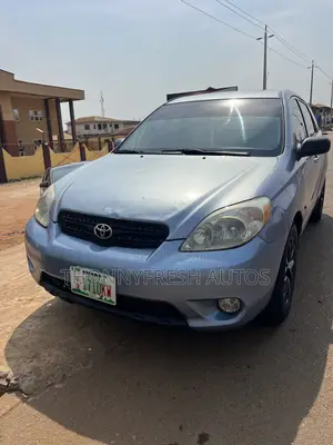 Toyota Matrix Hatchback FWD (1.8L 4cyl 5M) 2006 Blue