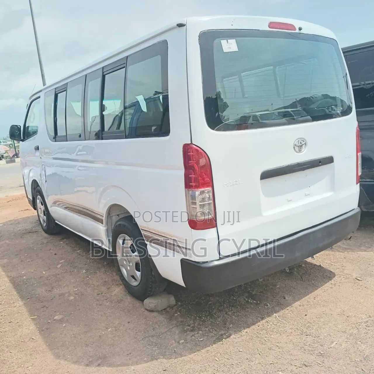 Toyota HiAce 2010 White
