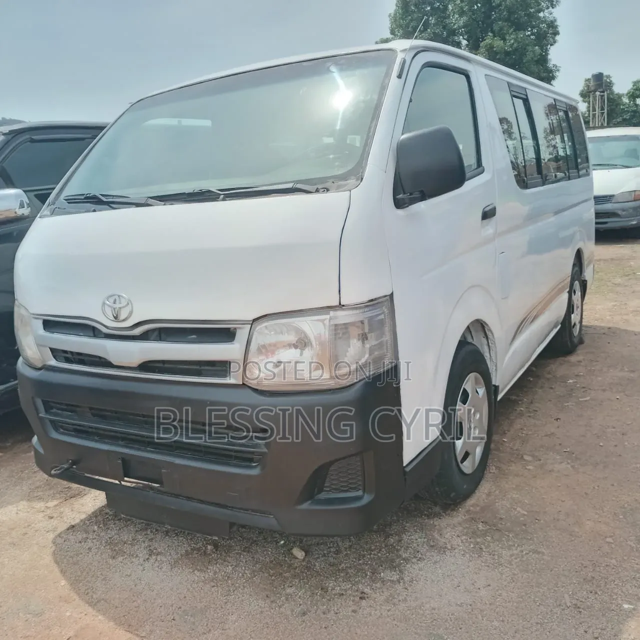 Toyota HiAce 2010 White