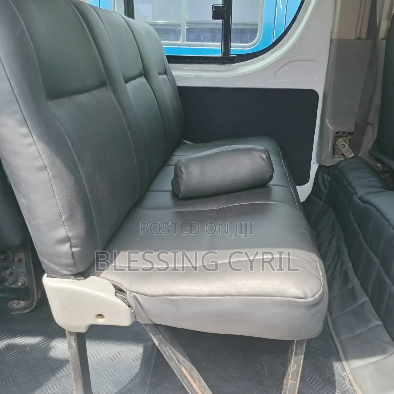 Toyota HiAce 2010 White
