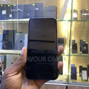 Apple iPhone 8 64 GB Black