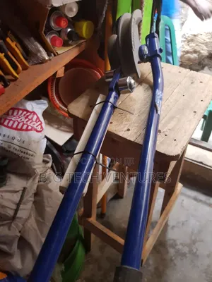 Heavy-Duty Blue Manual Pipe Bender Designed to Bend 15mm and 22mm Copp