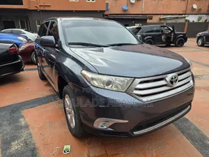 Toyota Highlander 2013 Blue