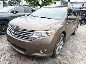 Toyota Venza 2011 Gold