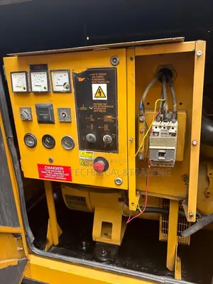 Cat Mantrac Soundproof Diesel Generator. 100 Kva