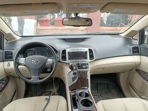 Toyota Venza 2011 Gold