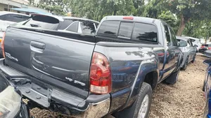 Toyota Tacoma 4dr Double Cab 2016 Gray