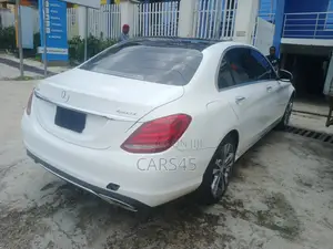 Mercedes-Benz C300 2015 White