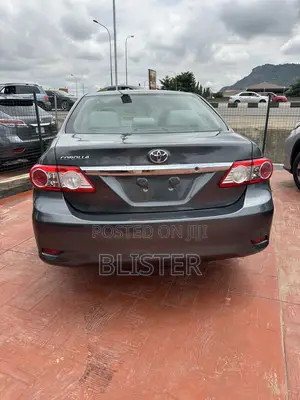 Toyota Corolla LE 4dr Sedan (1.8L 4cyl 4A) 2013 Gray