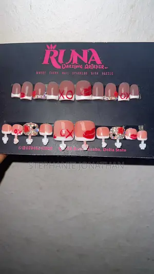 Xoxo Short Medium Sized Press on Nails for Hands and Toes