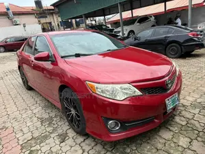 Toyota Camry SE 4dr Sedan (2.5L 4cyl 6A) 2013 Red