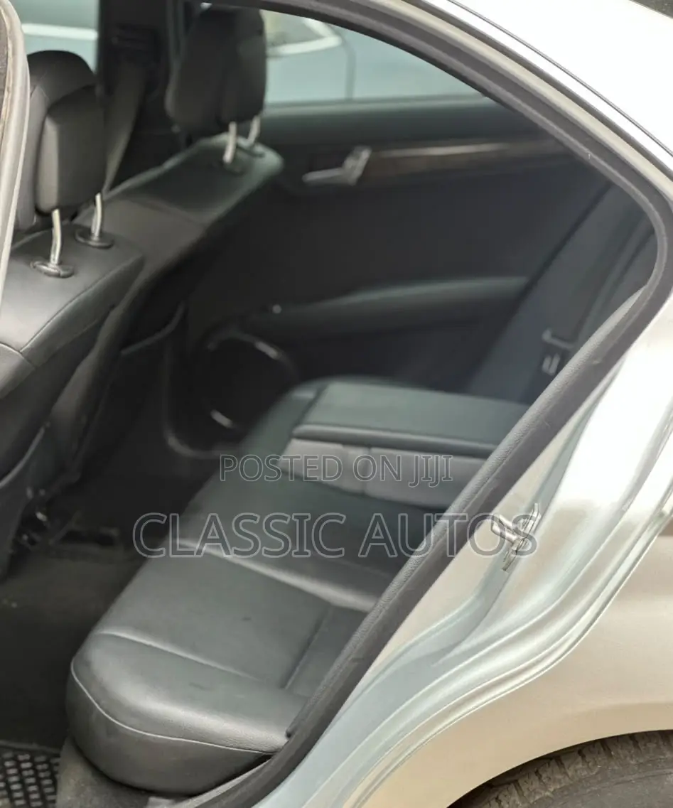 Mercedes-Benz C300 2009 Silver
