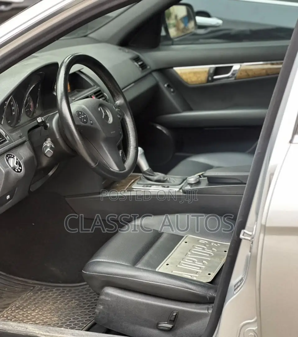 Mercedes-Benz C300 2009 Silver