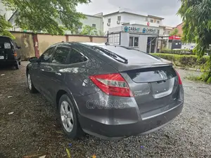 Honda Crosstour 2010 Gray