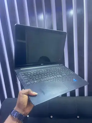Laptop Dell Inspiron 15 5548 8GB Intel Core i5 HDD+SSD 500GB