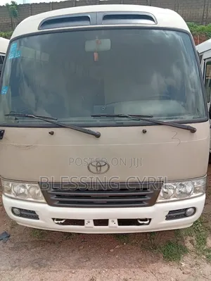 Toyota Coaster 2010 Gold