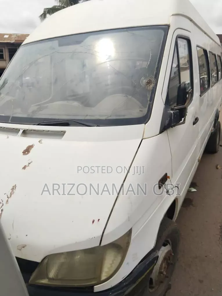 Mercedes-Benz Sprinter 2005 White