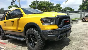 RAM 1500 Classic 2023 Yellow