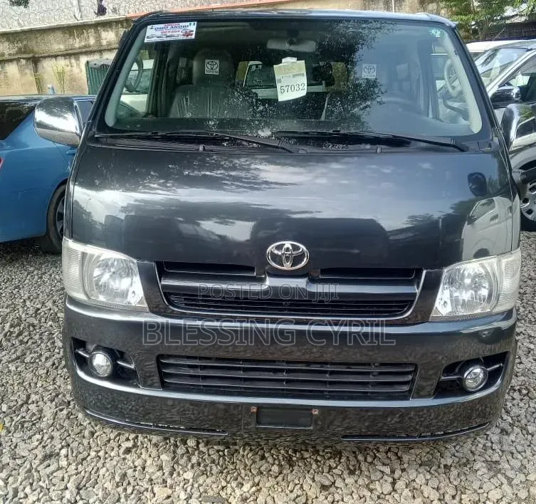 Toyota HiAce 2010 Black