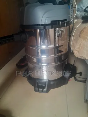 Maxi Wet and Dry Vacuum Cleaner