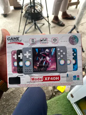 Handheld Game Console Xf40h 4000mah Battery 4 Inch Screen RGB Jostick