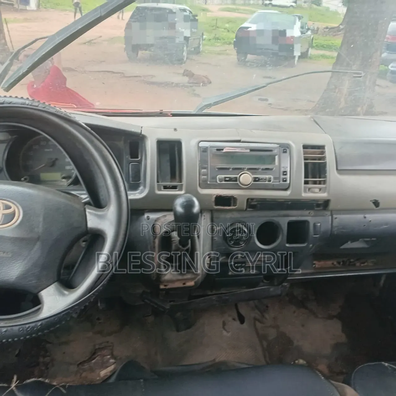 Toyota HiAce 2010 White