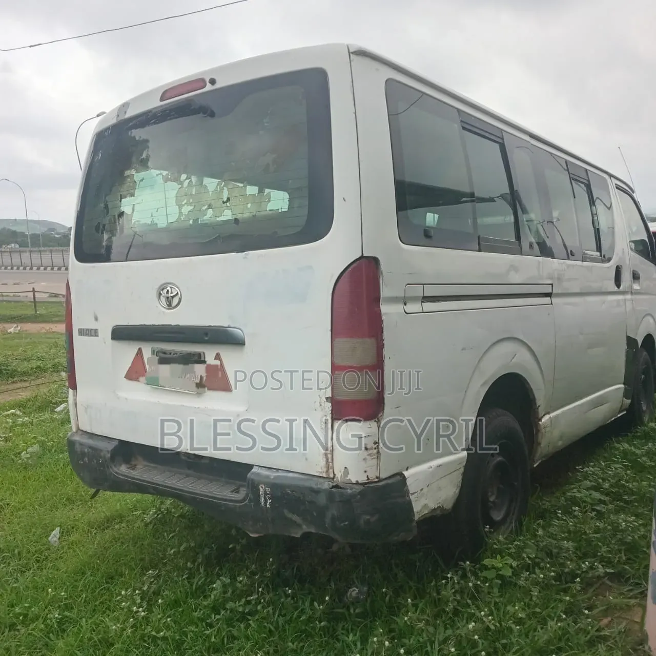 Toyota HiAce 2010 White