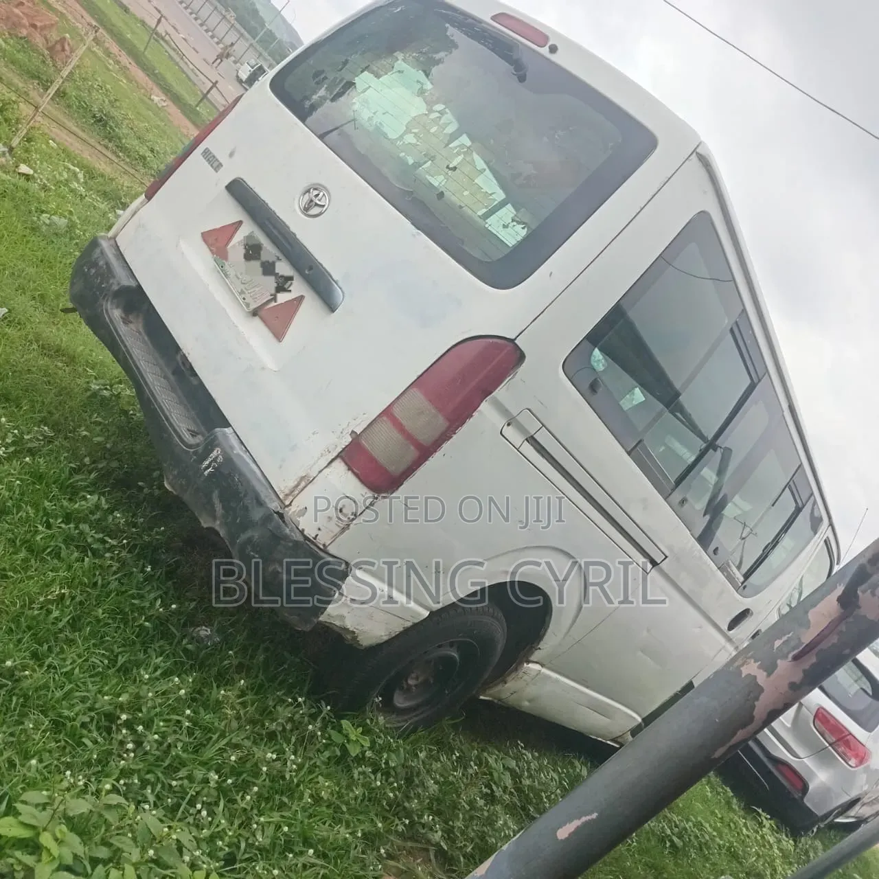 Toyota HiAce 2010 White