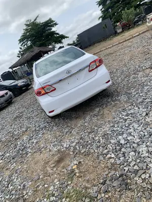 Toyota Corolla 2012 White
