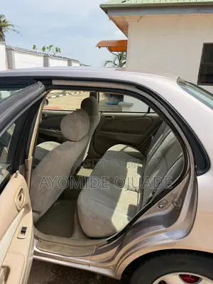 Toyota Corolla 2001 Gold