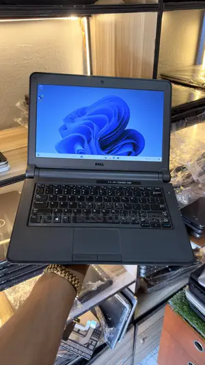 Laptop Dell Latitude 3330 8GB Intel Core i3 SSD 128GB