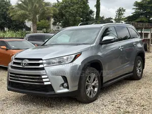 Toyota Highlander LE Plus 4dr SUV (3.5L 6cyl 6A) 2015 Silver